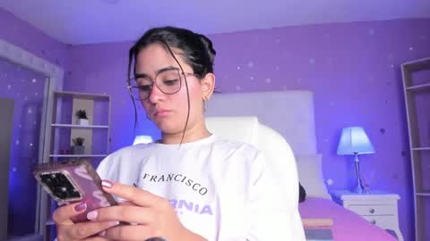 Snapshot of scarlette_15 chatting on September 2025 03:32:02 AM Scarlette online show from September 2025 03:32:02 AM