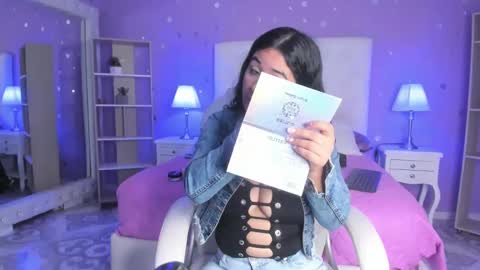 Snapshot of scarlette_15 chatting on September 2025 03:10:01 AM Scarlette online show from September 2025 03:10:01 AM