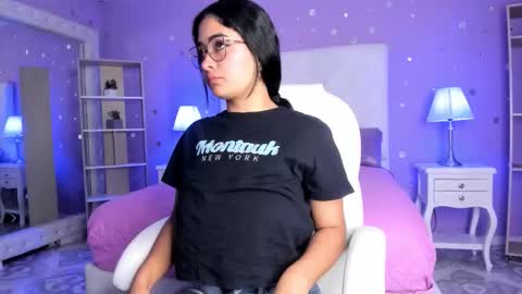 Snapshot of scarlette_15 chatting on September 2025 03:22:01 AM Scarlette online show from September 2025 03:22:01 AM