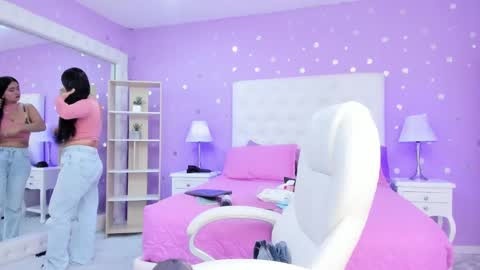 Snapshot of scarlette_15 chatting on October 2025 03:47:02 AM Scarlette online show from October 2025 03:47:02 AM