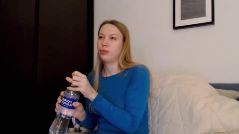 Scarlett online show from November 2025 03:29:02 PM