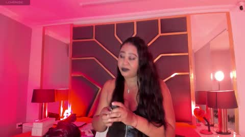 Snapshot of scarletthott1 chatting on October 2025 11:53:02 AM Scarlett Hot online show from October 2025 11:53:02 AM