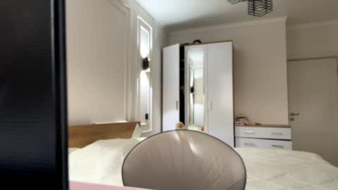 scarlettleszczynski online show from April 2026 11:29:02 AM