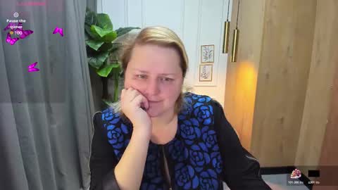 Scarlett online show from October 2025 05:19:02 AM