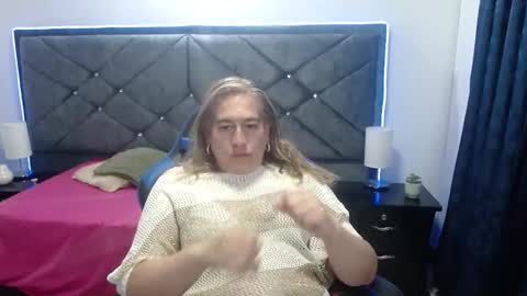 Sccarlet online show from November 2025 01:28:01 AM