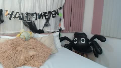 SCARLET online show from October 2025 05:33:02 AM