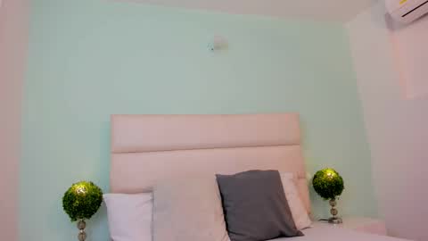 SCARLET online show from February 2026 10:49:01 AM