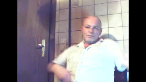 schnibschnab online show from November 2025 04:07:02 AM