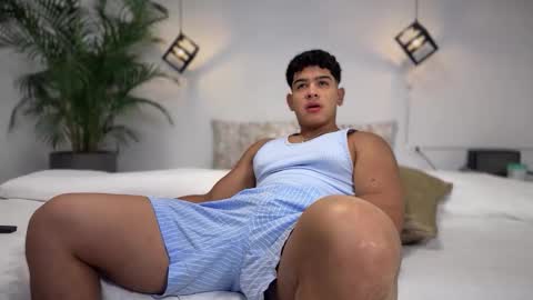 Snapshot of scott_flintt chatting on October 2025 04:29:01 AM Andrew Flintt online show from October 2025 04:29:01 AM