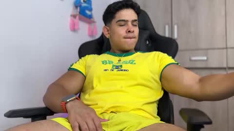 Snapshot of scott_flintt chatting on December 2025 01:46:02 AM Andrew Flintt online show from December 2025 01:46:02 AM