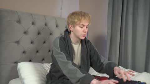 Snapshot of scottish_twink01 chatting on March 2026 01:39:01 PM danny online show from March 2026 01:39:01 PM