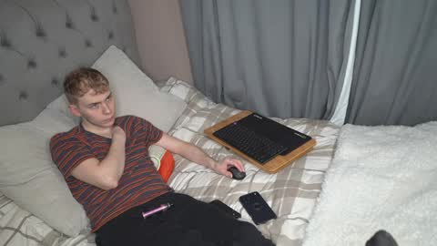 Snapshot of scottish_twink01 chatting on March 2026 11:38:01 PM danny online show from March 2026 11:38:01 PM