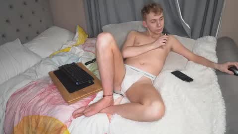 Snapshot of scottish_twink01 chatting on April 2026 07:19:01 PM danny online show from April 2026 07:19:01 PM