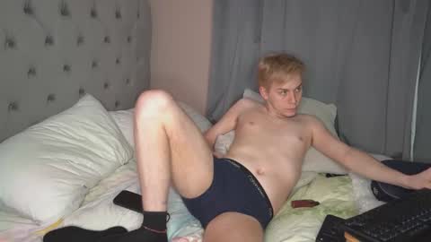 Snapshot of scottish_twink01 chatting on April 2026 05:06:01 PM danny online show from April 2026 05:06:01 PM