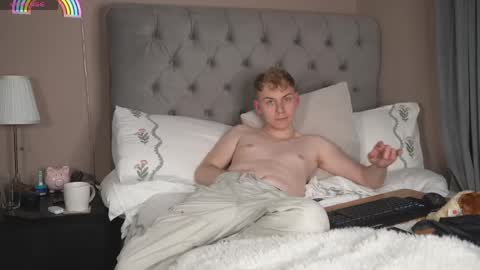Snapshot of scottish_twink01 chatting on May 2026 12:05:01 AM danny online show from May 2026 12:05:01 AM