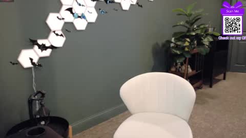 Scout has fun online show from October 2025 01:22:02 PM