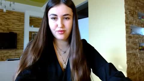 Elizabeth  online show from October 2025 06:47:02 AM