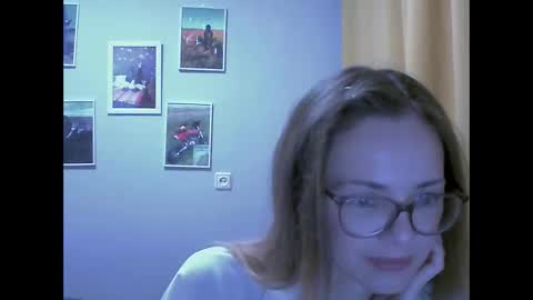 Snapshot of sea_dream chatting on November 2025 04:01:02 AM SEA Dream online show from November 2025 04:01:02 AM