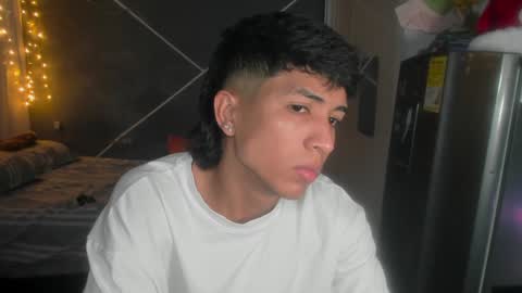 Snapshot of sean_scoth2 chatting on December 2024 01:27:01 AM Sean Scoth online show from December 2024 01:27:01 AM