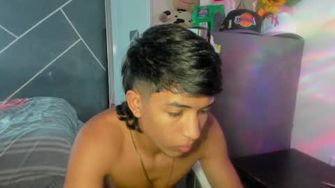 Snapshot of sean_scoth2 chatting on December 2024 03:37:02 PM Sean Scoth online show from December 2024 03:37:02 PM