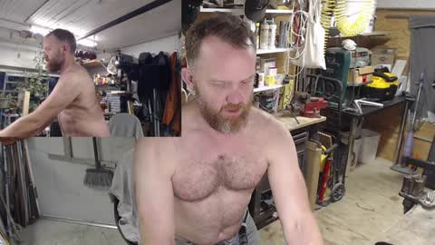 Snapshot of seattlemanwhore chatting on December 2024 03:47:02 PM Seattlemanwhore online show from December 2024 03:47:02 PM