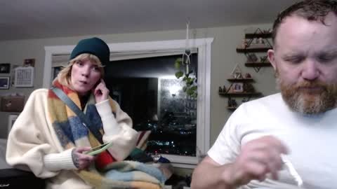 Snapshot of seattlemanwhore chatting on December 2024 02:19:02 AM Seattlemanwhore online show from December 2024 02:19:02 AM