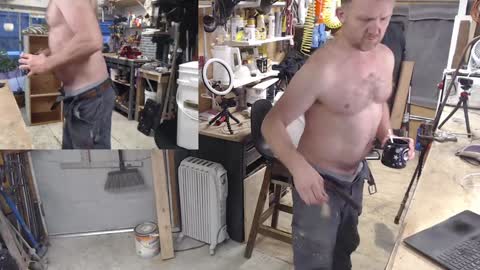 Snapshot of seattlemanwhore chatting on December 2024 09:41:02 PM Seattlemanwhore online show from December 2024 09:41:02 PM