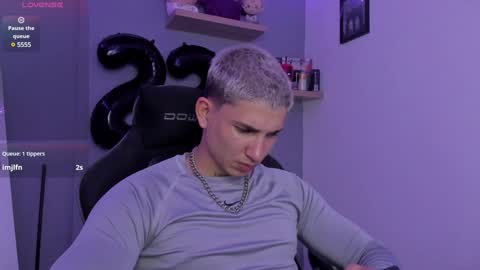 Sebastin online show from December 2024 10:52:02 PM