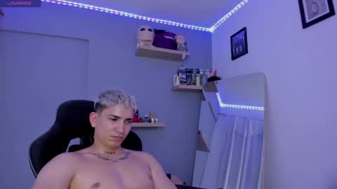 Sebastin online show from February 2025 10:09:02 PM