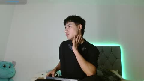 sebas_fire4 online show from May 2026 07:52:01 PM