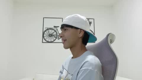 SEBASTIAN online show from October 2025 08:20:02 PM