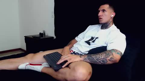 Sebastian online show from October 2025 10:18:01 PM