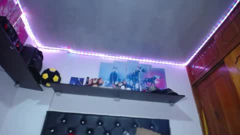 Snapshot of sebastian_posse chatting on April 2026 07:17:02 AM Myystiic online show from April 2026 07:17:02 AM