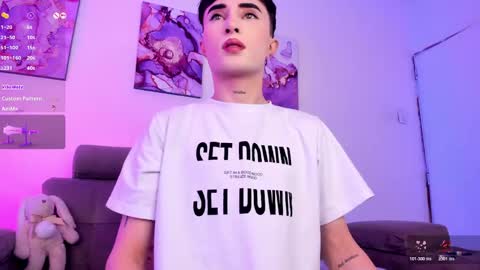     .  INDEPENDENT MODEL online show from March 2026 02:46:02 PM