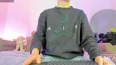     .  INDEPENDENT MODEL online show from April 2026 03:34:02 AM