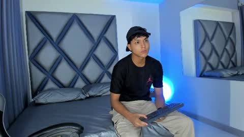 Snapshot of sebastiann_04 chatting on June 2026 09:13:01 PM sebastiann_04 online show from June 2026 09:13:01 PM