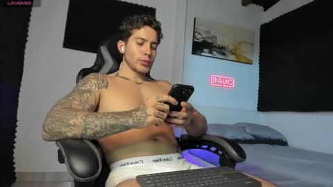 Lucian Sinclair online show from November 2025 10:34:02 PM