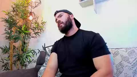 Snapshot of sebastianvilla__ chatting on July 2026 08:27:02 PM Instagram jeanpaulfit online show from July 2026 08:27:02 PM
