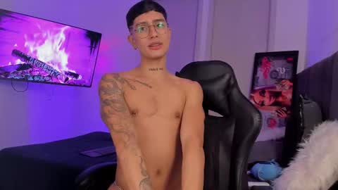 Snapshot of sebpalacio chatting on December 2025 04:43:01 AM SEBASTIAN PALACIO online show from December 2025 04:43:01 AM