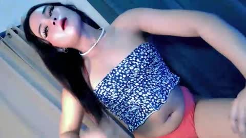 kwen online show from October 2025 01:28:01 AM