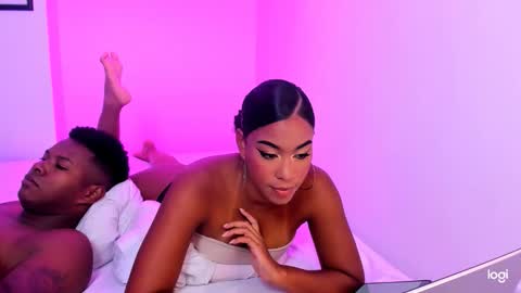 Snapshot of secret_duo07 chatting on March 2026 12:26:02 AM Emy y Ethan online show from March 2026 12:26:02 AM