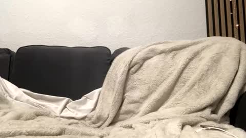 Anni online show from November 2025 07:25:01 PM