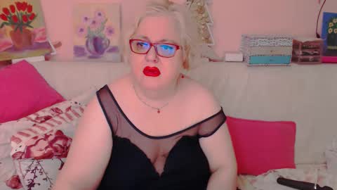 Snapshot of secretloverbbw chatting on September 2025 07:03:02 PM Alice online show from September 2025 07:03:02 PM