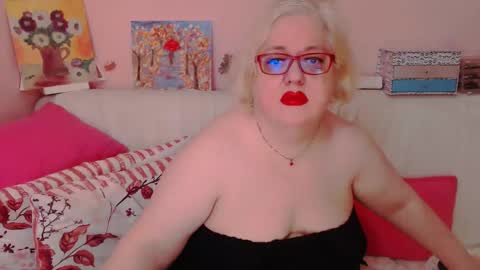 Snapshot of secretloverbbw chatting on November 2025 07:59:02 PM Alice online show from November 2025 07:59:02 PM