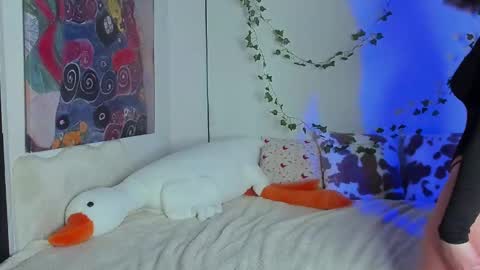 Anna online show from March 2025 07:49:02 PM