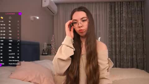 Snapshot of seductique chatting on February 2026 03:42:01 PM Mia online show from February 2026 03:42:01 PM