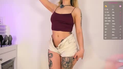 Snapshot of seductive_ava chatting on September 2025 05:51:01 AM Ava online show from September 2025 05:51:01 AM