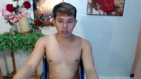 Snapshot of seductive_maxxx chatting on May 2026 10:26:01 PM Max online show from May 2026 10:26:01 PM