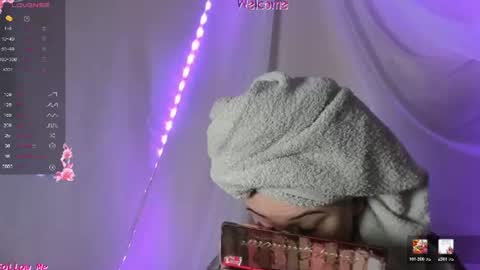 Snapshot of seductive_she_wolf chatting on June 2026 07:22:01 AM seductive_she_wolf online show from June 2026 07:22:01 AM