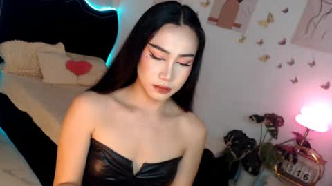 Snapshot of seductive_vana chatting on June 2026 06:10:01 PM Vanessa online show from June 2026 06:10:01 PM